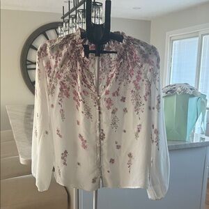 cupcakes & cashmere Floral Blouse in White and Pink